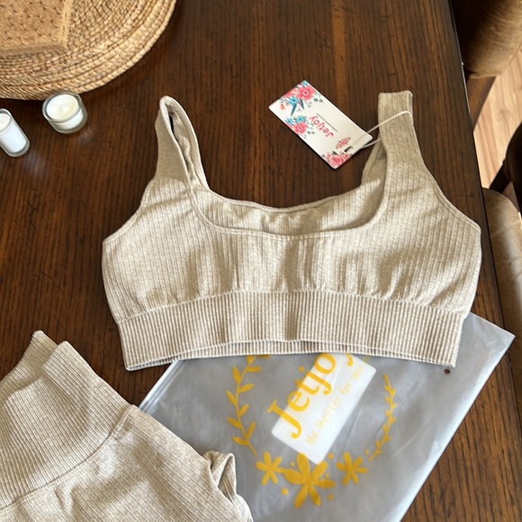 NWT JETJOY EXERCISE OUTFIT LARGE tan ribbed New with tags in bag - Picture 2 of 8